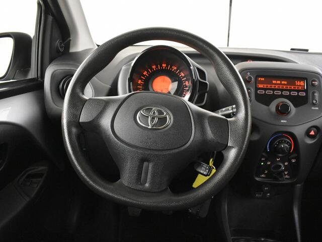 Toyota AYGO 1.0 VVT-i x-now | Airco | Bluetooth | All Season banden