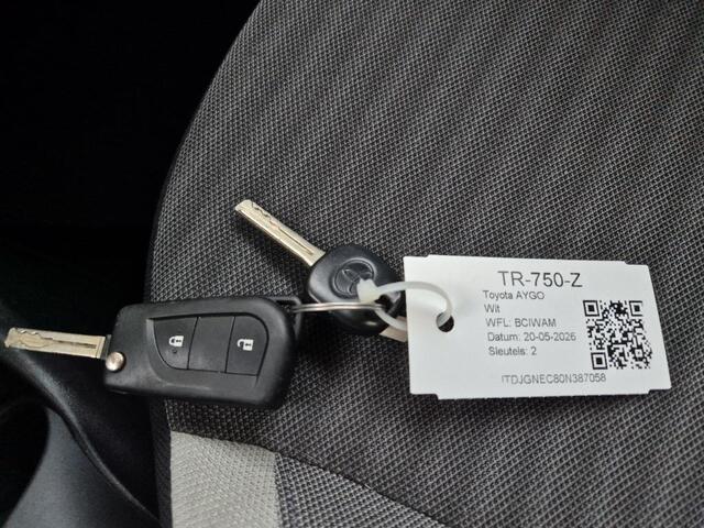 Toyota AYGO 1.0 VVT-i x-play AUT! 1e Eig! Camera! Nwe APK! VERWACHT!