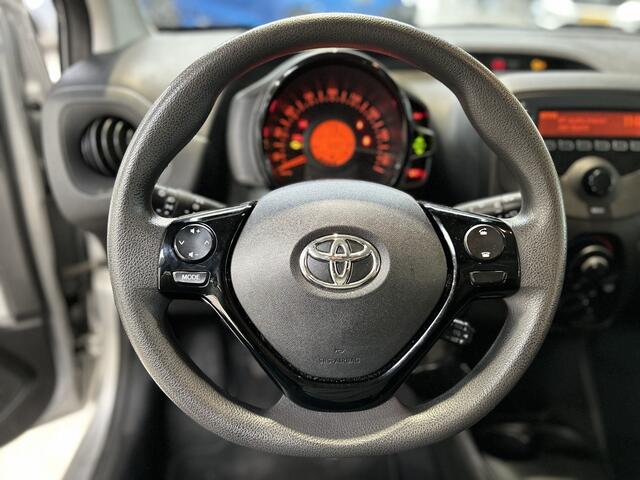 Toyota AYGO 1.0 VVT-i 70pk x-fun | Cruise Control | Bluetooth | Airco | All-season banden |