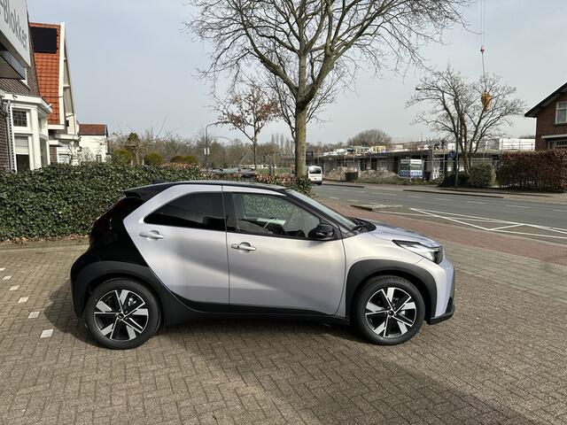 Toyota AYGO X Hybrid 115 pulse + EASY PACK