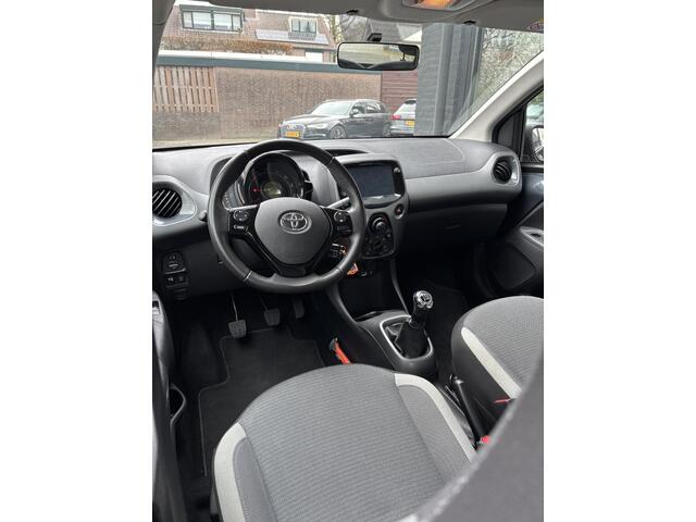 Toyota AYGO 1.0 VVT-i x-play