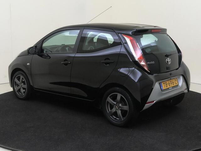 Toyota AYGO 1.0 VVT-i x-nav | airco | Apple Carplay/Android Auto | navigatiesysteem |