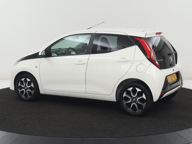 Toyota AYGO 1.0 VVT-i x-joy | Carplay | Camera | Cruise control | Climate control | Bluetooth | DAB