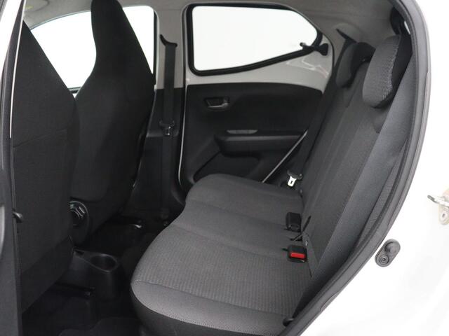 Toyota AYGO 1.0 VVT-i x-joy | Carplay | Camera | Cruise control | Climate control | Bluetooth | DAB