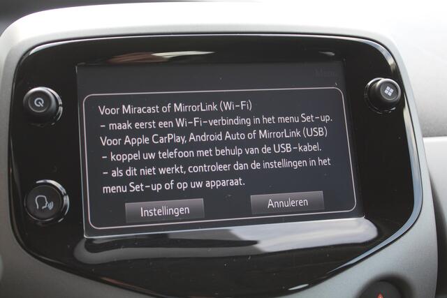 Toyota AYGO 1.0 VVT-i x-play | Rijklaar | Apple/Andriod | Airco | Camera | All-season | Dealer onderhouden | NL-auto