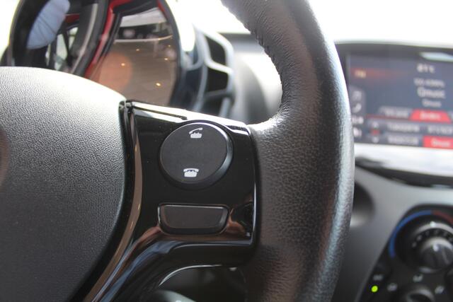 Toyota AYGO 1.0 VVT-i x-play | Rijklaar | Apple/Andriod | Airco | Camera | All-season | Dealer onderhouden | NL-auto