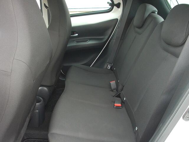 Toyota AYGO X 1.0 VVT-i MT Play, Carplay + Android Auto / Adaptive Cruise / Camera / Airco