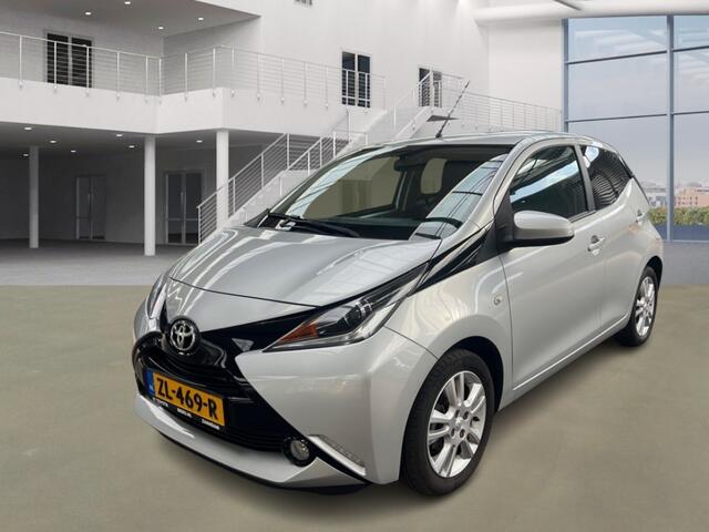 Toyota AYGO 1.0 VVT-i x-Joy! Camera! Lm! Half Leder! VERWACHT!