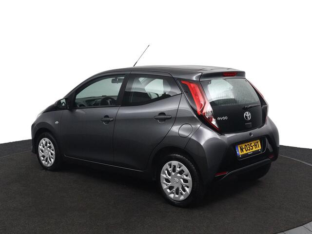 Toyota AYGO 1.0 VVT-i x-play | Parkeercamera | Airco |