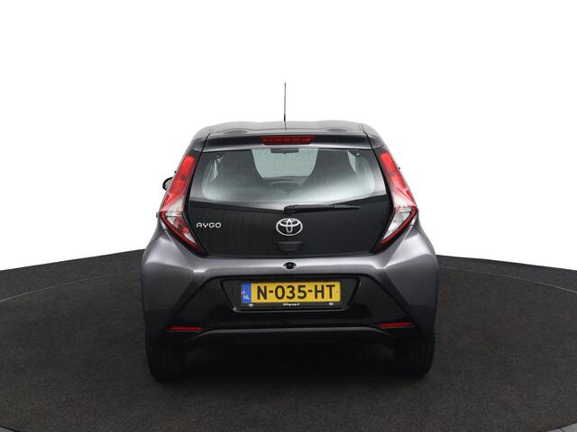 Toyota AYGO 1.0 VVT-i x-play | Parkeercamera | Airco |