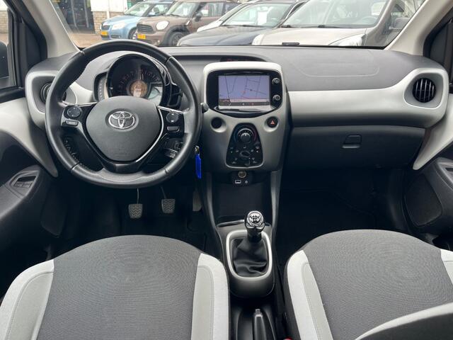 Toyota AYGO 1.0 VVT-i X-Play Airco Navigatie Bluet. CV