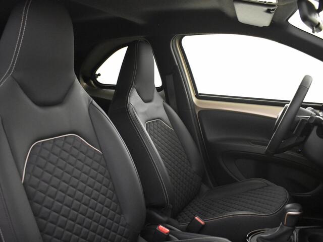 Toyota AYGO X 1.0 VVT-i S-CVT Premium | JBL | Halfleer | Navigatie |