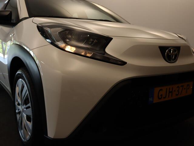 Toyota AYGO X 1.0 VVT-i MT Play - ORIGINEEL NEDERLANDSE AUTO - AFKOMSTIG VAN 1E EIGENAAR - ADAPTIEVE CRUISE CONTROL - CAMERA - AIRCO - APPLE CARPLAY/ ANDROID AUTO - ELEKTRISCHE RAMEN VOOR