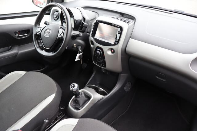 Toyota AYGO 1.0 VVT-i x-play Achteruitrijcamera/App connect/Airco/Orig. NL auto/Begrenzer