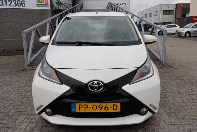 Toyota AYGO 1.0 VVT-i x-play Achteruitrijcamera/App connect/Airco/Orig. NL auto/Begrenzer