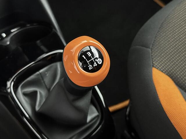 Toyota AYGO 1.0 VVT-i x-JBL | NL-Auto | JBL Premium Audio | Apple Carplay / Android Auto |