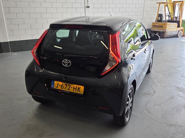 Toyota AYGO 1.0 VVT-i x-play