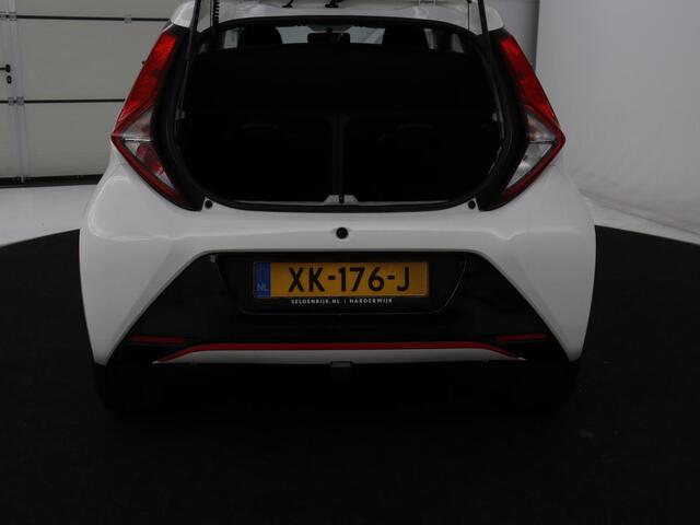 Toyota AYGO 1.0 VVT-i x-joy | Trekhaak | Camera | DAB | Automaat | Carplay | Climate control | Cruise control | LED