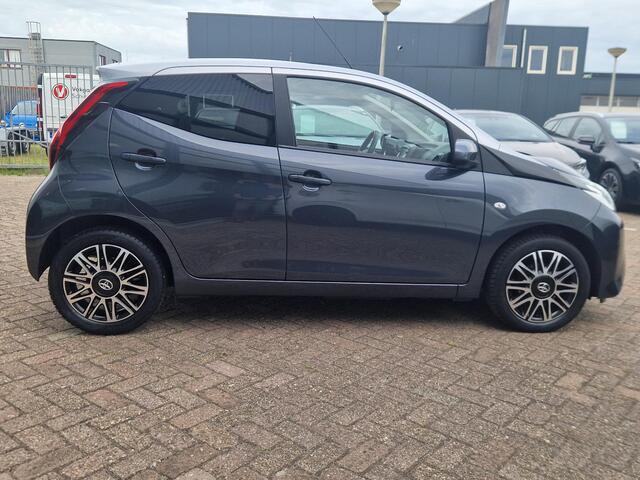 Toyota AYGO 1.0 VVT-i x-cite