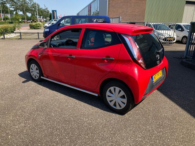 Toyota AYGO 1.0 VVT-i 5Drs x-fun. Nw APK. Airconditioning. bouwjaar 2017