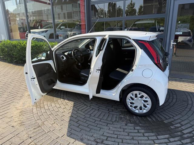 Toyota AYGO 1.0 VVT-i x-play limited