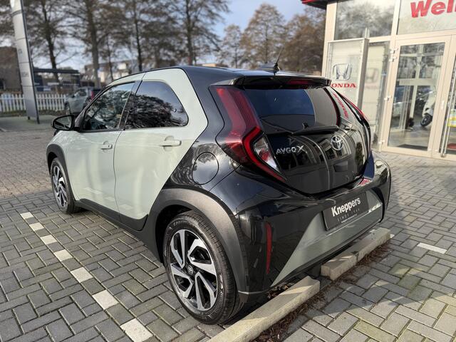 Toyota AYGO X 1.0 VVT-i MT Pulse | GEEN AFLEVERKOSTEN | Apple/Android, Cruise control, Lichtmetalen velgen 17", Voorstoelen verwarmd