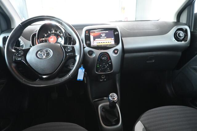 Toyota AYGO 1.0 VVT-i x-play limited Airco LED Carplay 1e Eigenaar Goed Onderhouden! Inruil Mogelijk!