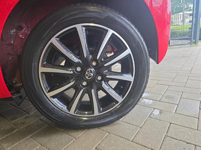 Toyota AYGO 1.0 VVT-i x-Joy! 1e Eig! Camera! Clima! Half Leder! VERWACHT!!