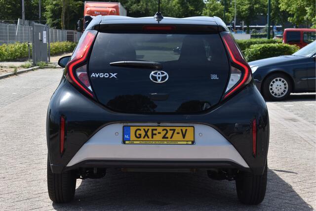 Toyota AYGO X 1.0 VVT-i S-CVT JBL Bi-Tone Jasmine SIlver | NL-Auto | Camera | Keyless | Carplay | Nav | DAB | Adapt.CC | Full LED | Fab.garantie
