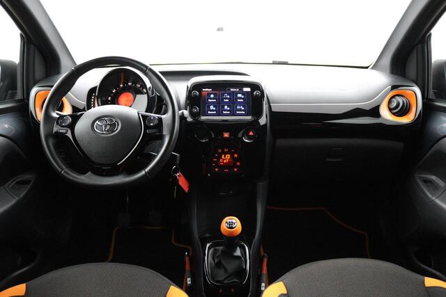 Toyota AYGO 1.0 VVT-i X-JBL 5drs | Climate control | Apple car play-android auto |