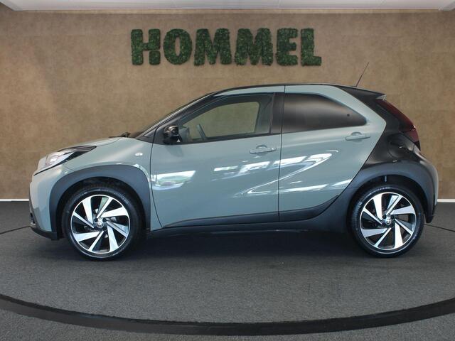 Toyota AYGO X 1.0 VVT-i S-CVT Envy - ORIGINEEL NEDERLANDE AUTO - ACHTERUITRIJCAMERA - AUTOMATISCHE AIRCO - APPLE CARPLAY/ANDROID AUTO - NAVIGATIESYSTEEM FULL MAP - ADAPTIEVE CRUISE CONTROL - RIJSTROOKSENSOR MET CORRECTIE - VERKEERSBORDDETECTIE - LED KOPLAMPEN - GROOT