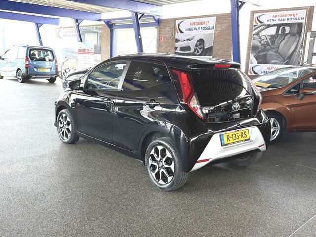 Toyota AYGO 1.0 VVT-i x-joy Climate-control | Carplay | Camera | Cruise | stoelverwarming.