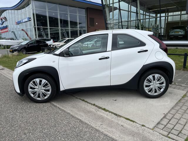 Toyota AYGO X 1.0 VVT-i MT / Airco /
