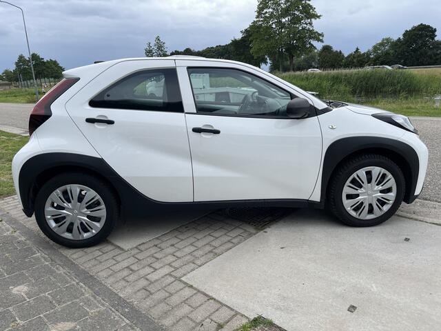 Toyota AYGO X 1.0 VVT-i MT / Airco /