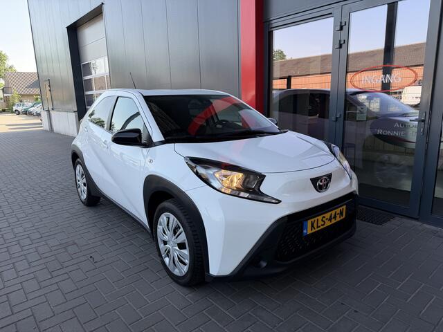 Toyota AYGO X 1.0 VVT-i S-CVT Play