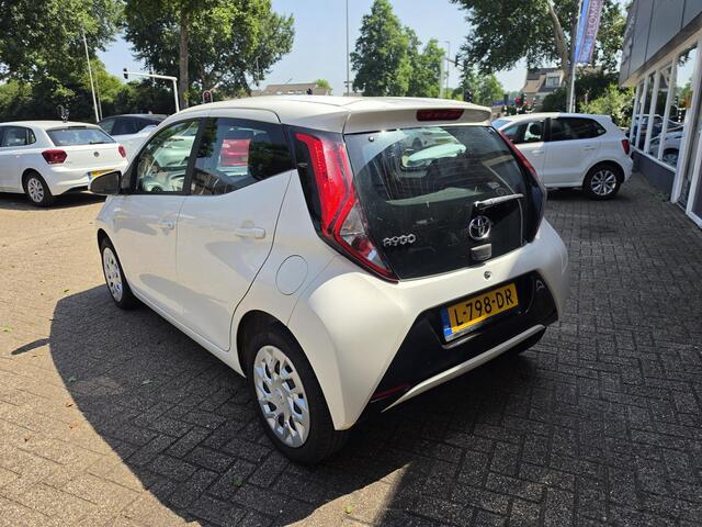 Toyota AYGO 1.0 VVT-i x-play limited Airco/ Apple carplay/ Camera/ LED