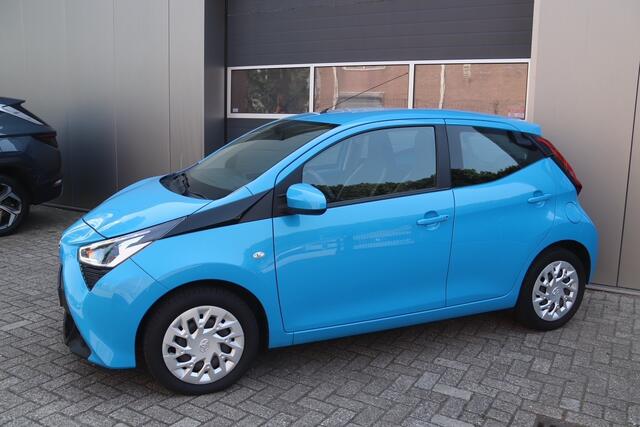 Toyota AYGO 1.0 VVT-i x-play, Carplay, Camera, Airco