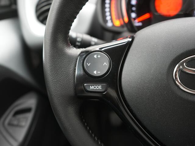 Toyota AYGO 1.0 VVT-i x-clusiv | NL Auto | | Dealer Onderhouden |