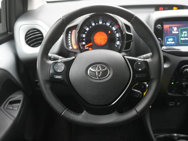Toyota AYGO 1.0 VVT-i x-clusiv | NL Auto | | Dealer Onderhouden |