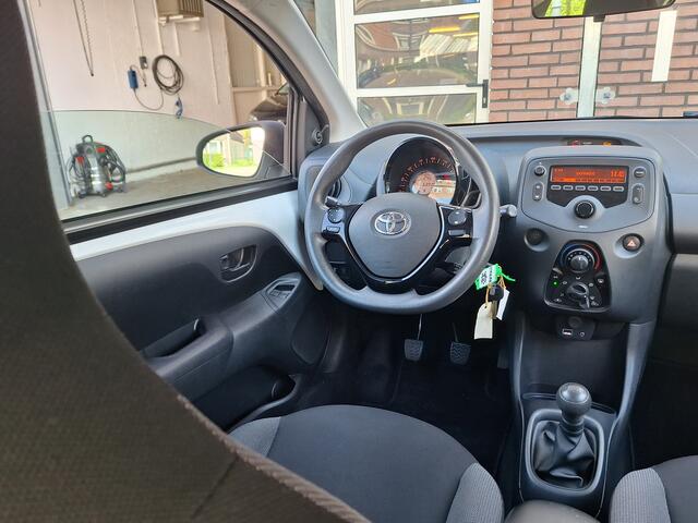 Toyota AYGO 1.0 VVT-i X-Fun 5Drs /68.000 Km/Airco/Bluetooth/Led/Garantie
