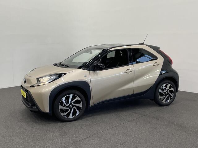 Toyota AYGO X 1.0 VVT-i Automaat Pulse Navigatie Apple Carplay/Android Auto Camera 17" Lichtmetalen Velgen Climate Control Adaptieve Cruise Control Two Tone