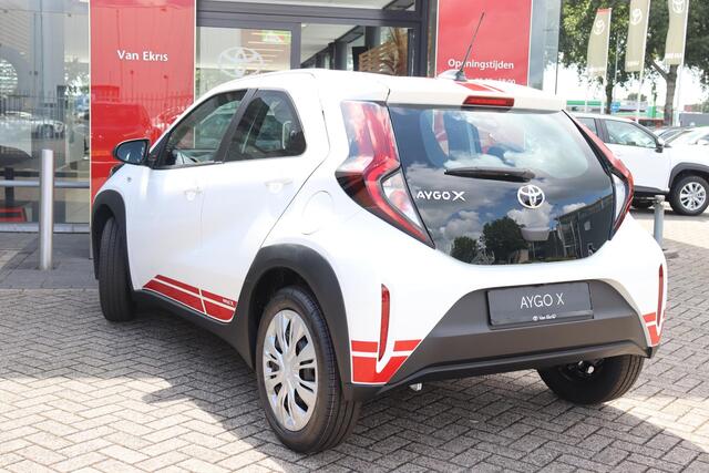 Toyota AYGO X 1.0 VVT-i Play , Rode accenten, Achteruitrij Camera, Adaptieve Cruise, Lane assist, Apple & Android auto Demo Voordeel!