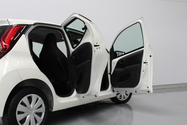 Toyota AYGO 1.0 VVT-i x-fun 73PK, RIJKLAAR | SPEEDLIMITED | LANE ASSIST | BLUETOOTH | AIRCO | 5DRS