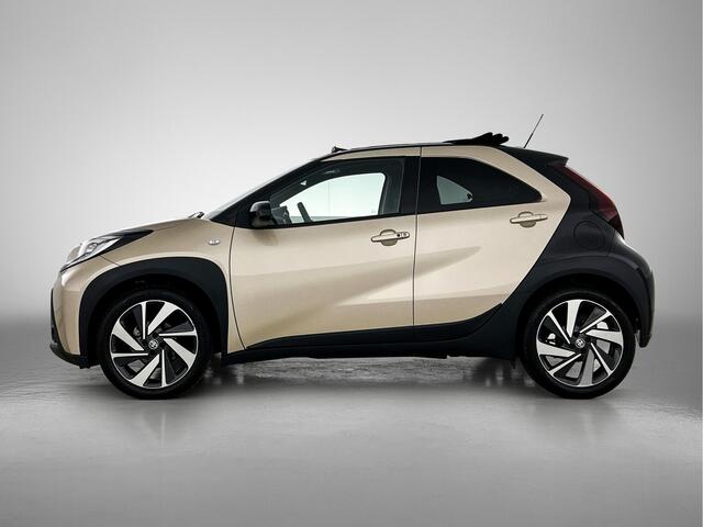Toyota AYGO X 1.0 VVT-i S-CVT Envy Canvas Dak | BTW voertuig | Parkeersensoren voor+achter | Keyless Entry/Start | Climate Control | Draadloze telefoonlader | Navigatie | Apple CarPlay/Android Auto | Achteruitrijcamera |