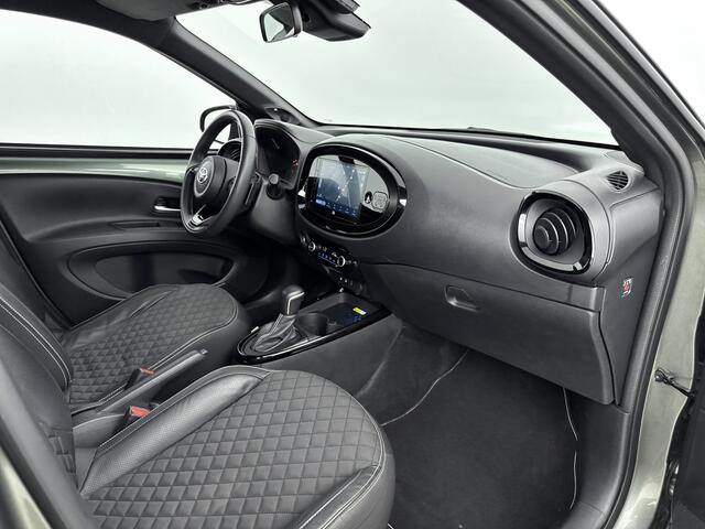 Toyota AYGO X 1.0 VVT-i S-CVT Premium | Dealer Onderhouden | 1e Eigenaar | JBL | Keyless Entry/Start | Climate Control | Stoelverwarming | Parkeersensoren voor+achter | Draadloze telefoonlader |