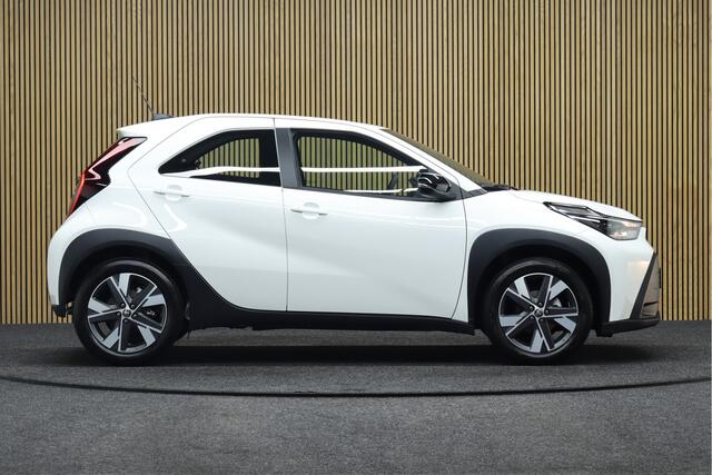 Toyota AYGO X Hybrid 115 pulse | Adaptive-cruise | Camera | Clima | Apple Carplay & Android Auto | Maps Navigatie | Stoelverwarming