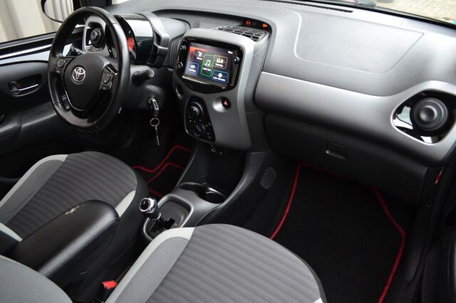 Toyota AYGO 1.0 VVT-i X-First Camera/Cabrio/Airco/Cruise Control