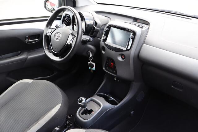 Toyota AYGO 1.0 VVT-i x-joy automaat! Apple carplay/Achteruitrijcamera/Climate control/DAB Radio/Licht metalen velgen