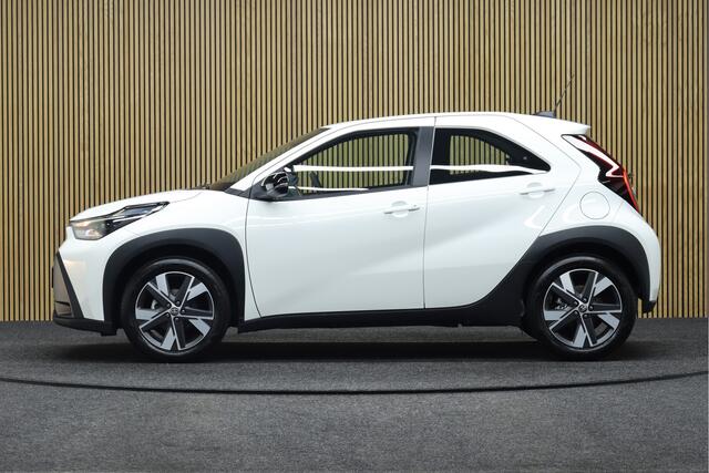 Toyota AYGO X Hybrid 115 pulse | Adaptive-cruise | Camera | Clima | Apple Carplay & Android Auto | Maps Navigatie | Stoelverwarming