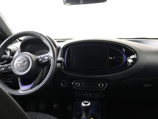 Toyota AYGO X 1.0 VVT-i MT Envy Canvas Dak | BTW Voertuig | Keyless Entry/Start | Stoelverwarming | Parkeersensoren voor+achter | Climate Control | Draadloze telefoonlader | Apple CarPlay/Android Auto | Cruise Control Adaptive |